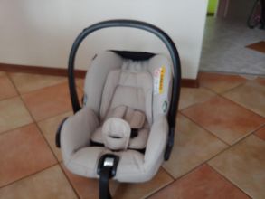 Fotelik samochodowy dla niemowlaka