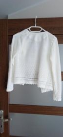 Sweterek biały rozmiar 134