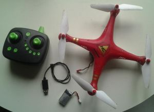 Dron sprawny z pilotem wymaga odrestaurowania