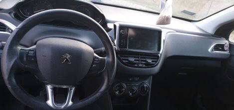 Peugeot 208 2015r