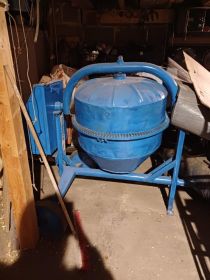 Betoniarka 200 l