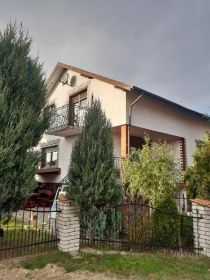 Dom jednorodzinny na obrzeżach miasta