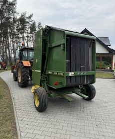 Prasa rolująca JOHN DEERE 550