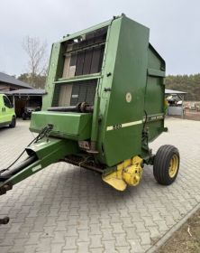 Prasa rolująca JOHN DEERE 550