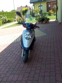 Skuter Suzuki ue 125