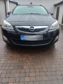 Opel astra J ! Niski przebieg ! 1.7 diesel