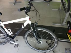 Rower Trekingowy , rozmiar ramy M , Koła 28 , przerzutki...