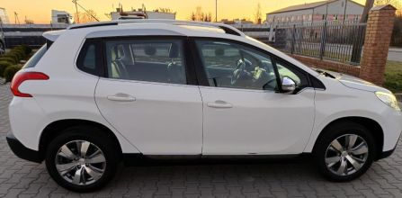 Peugeot 2008 wersja Allure panorama