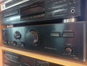 Wzmacniacz stereo czterokanałowy Onkyo