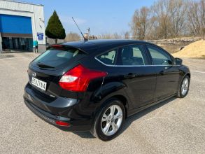 Ford Focus BENZYNA Klimatronik Nawigacja Podgrzewana Szyba