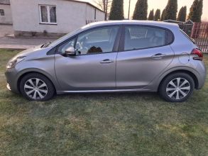 Sprzedam Peugeot 208 1.5 BlueHDi. Niski przebieg.