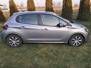 Sprzedam Peugeot 208 1.5 BlueHDi. Niski przebieg.