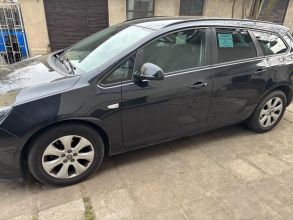 Sprzedam Opel Astra 1,4 benzyna, rok 2015, przebieg 135...