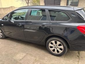 Sprzedam Opel Astra 1,4 benzyna, rok 2015, przebieg 135...