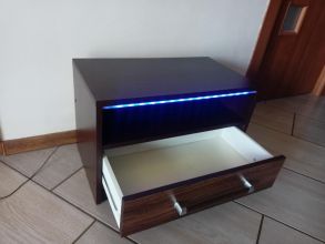 Szafka z podświetleniem LED