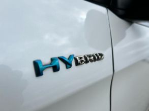 Peugeot 3008 1.6 181km plus hybryda łącznie 225 koni