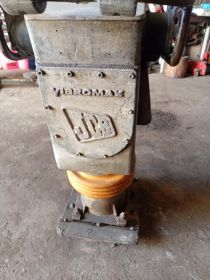 Skoczek JCB Vibromax