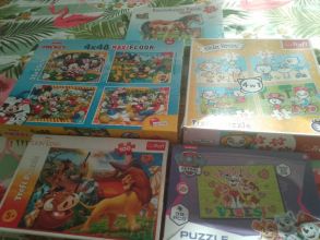Sprzedam puzzle całość 50 złoty...