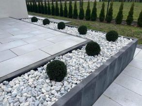 Kamień ozdobny, kostka brukowa, ziemia ogrodowa