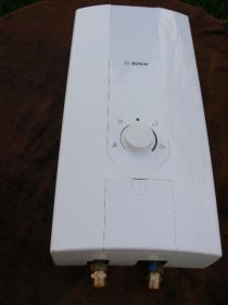 Przepływowy podgrzewacz wody Bosch TR5000 15/18 EB