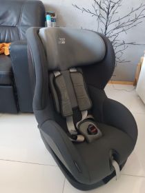 Fotelik samochodowy niemieckiej marki Britax Romer