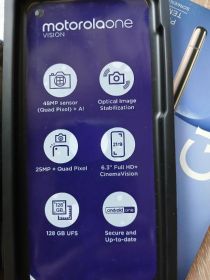 Motorola one vision