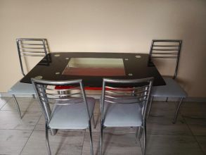 Stół szklany i 4 krzesła