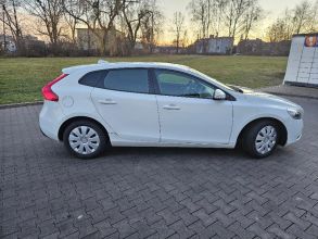 Volvo V40 2014 r. D4 190 KM