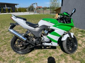 Sprzedam motorower marki zipp pro 50.