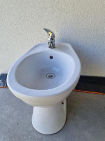 Bidet jak nowy uzywany kilka razy