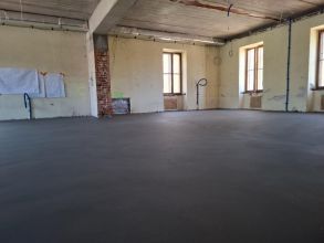 Praca posadzki maszynowe