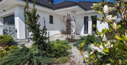 Dom w Turku, który łączy nowoczesność z ciszą natury