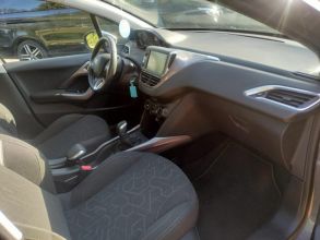 Sprzedam peugeot 208