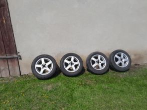 Felgi aluminiowe z oponami letnimi opel corsa D R15.185/65