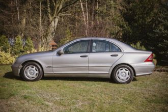 sprzedam mercedesa c220 cdi 2004