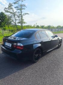 BMW e90 320i
