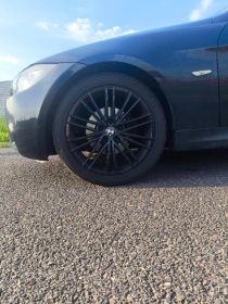 BMW e90 320i