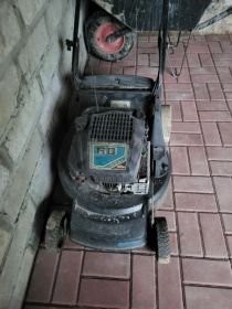 Kosiarka z napędem ISEKI