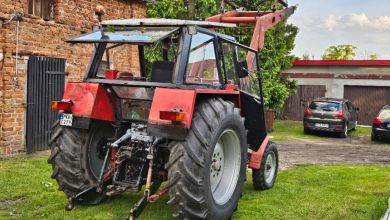 Ursus c385 z turem i widłami