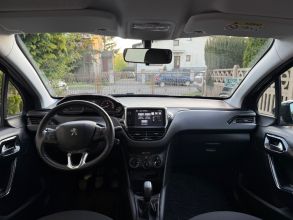 Peugeot 208 1.2 benzyna 2015 rok