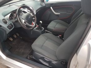 Ford fiesta 1.6 benzyna 2010 rok sprzedam