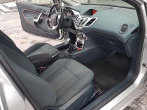 Ford fiesta 1.6 benzyna 2010 rok sprzedam