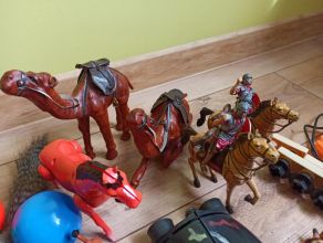 Zestaw zabawek zwierząt i inne