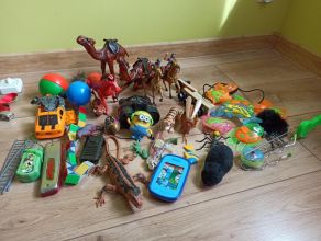 Zestaw zabawek zwierząt i inne