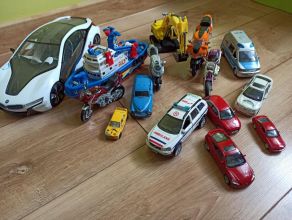 Pojazdy różne roboty, koparki, samochody