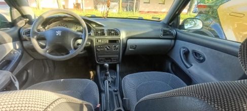 Peugeot 406