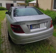 Sprzedam samochód osobowy Mercedes Benz
