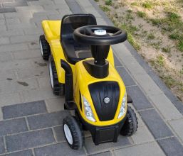 Sprzedam jeździk traktor