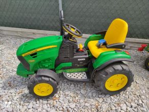 John Deere na akumulator Peg Perego