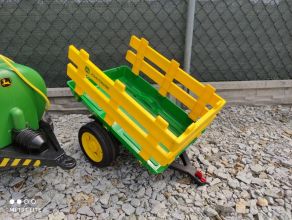 John Deere na akumulator Peg Perego